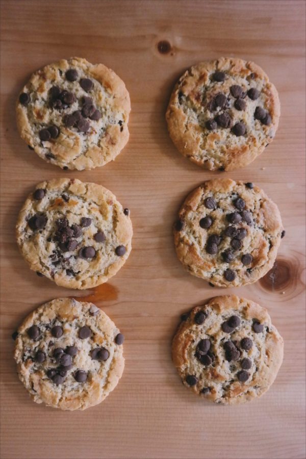 Simple Chocolate Chip Cookies