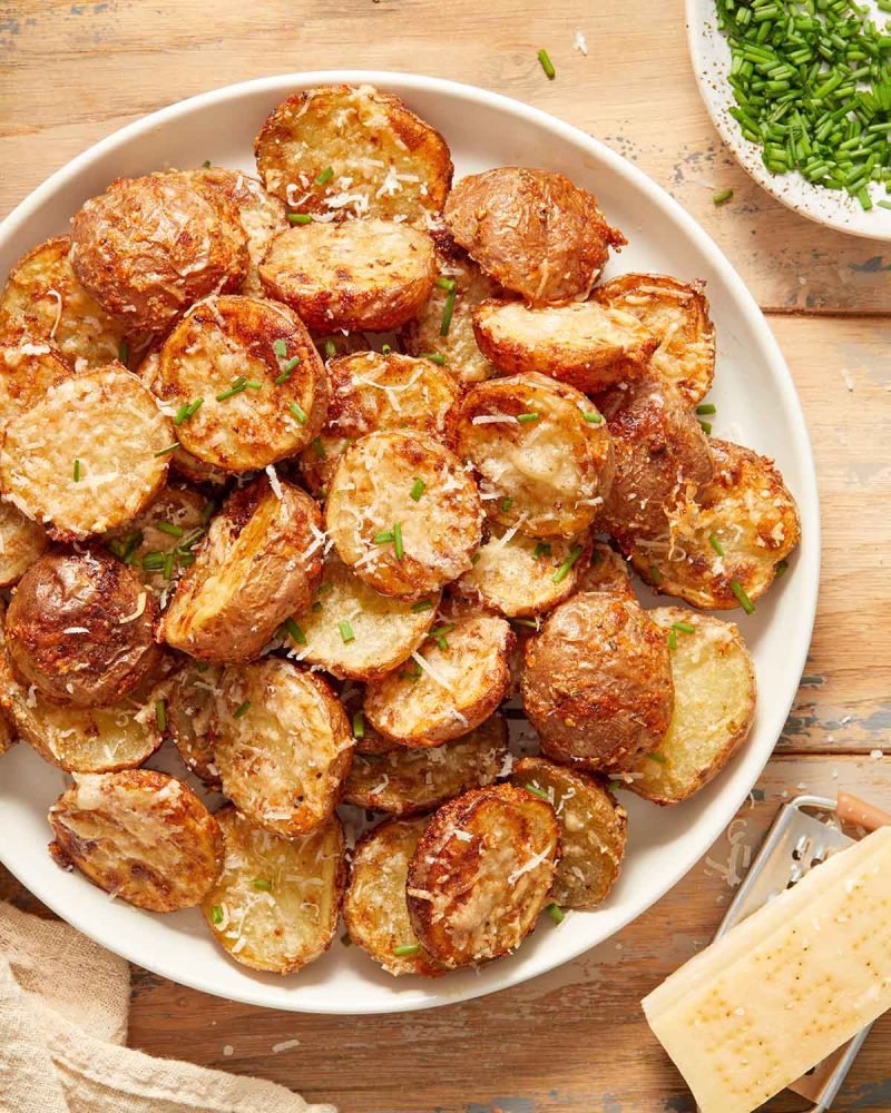 Easy and Tasty Side Dishes To Serve With Pork Chops